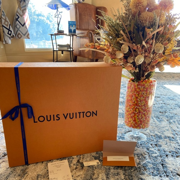 LV On The Go GM Pastel Sunrise brand new in box “Limited edition SOLD OUT* - Picture 7 of 11